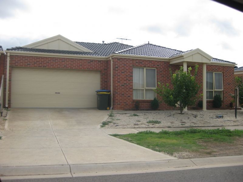 1/4 BellWorth Avenue, Tarneit VIC 3029