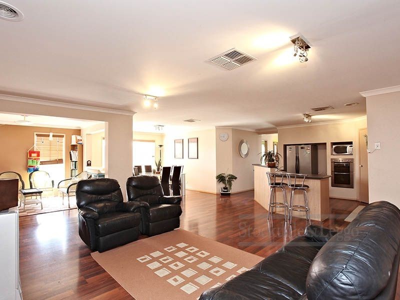 8 Ellesmere Court, Truganina VIC 3029