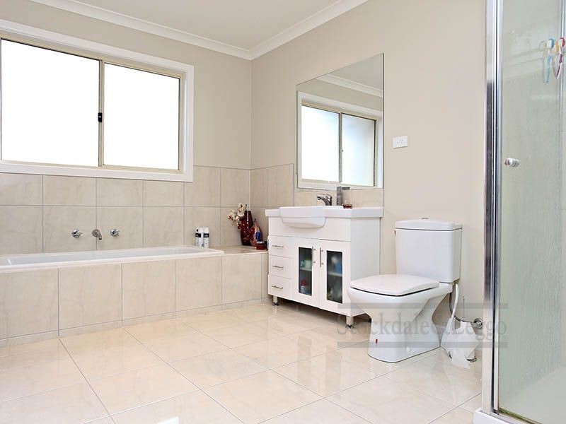 1/8 Harmony Drive, Tarneit VIC 3029