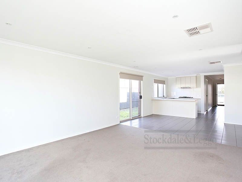 8 Stony Brook Way, Truganina VIC 3029