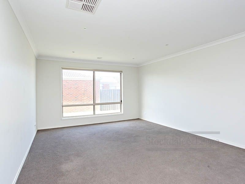 8 Stony Brook Way, Truganina VIC 3029