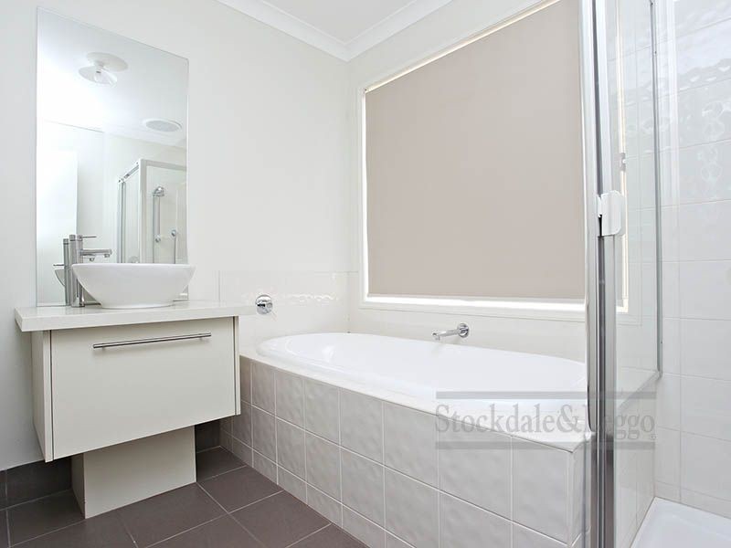 8 Stony Brook Way, Truganina VIC 3029