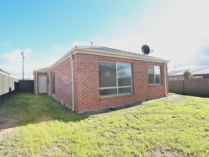8 Stony Brook Way, Truganina VIC 3029