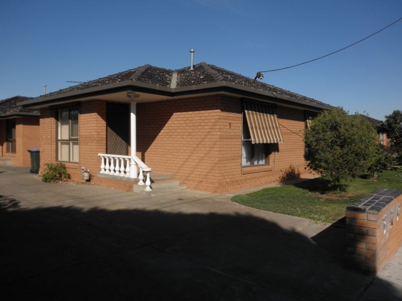 1/7  Deutgam Street, Werribee VIC 3030