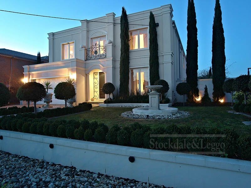 16 Westleigh Drive, Werribee VIC 3030