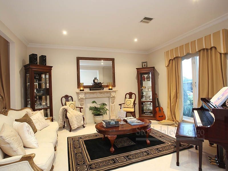 16 Westleigh Drive, Werribee VIC 3030