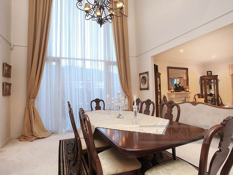 16 Westleigh Drive, Werribee VIC 3030