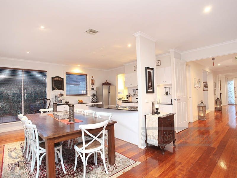 16 Westleigh Drive, Werribee VIC 3030