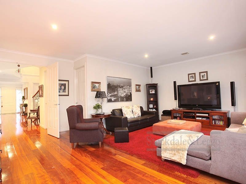 16 Westleigh Drive, Werribee VIC 3030