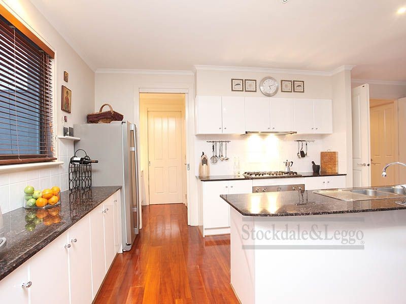 16 Westleigh Drive, Werribee VIC 3030