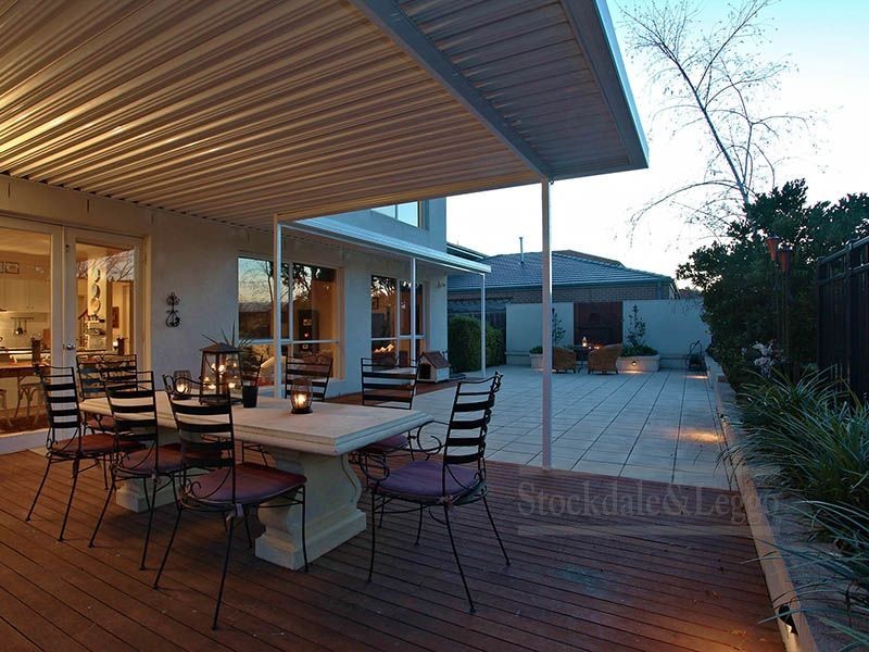 16 Westleigh Drive, Werribee VIC 3030