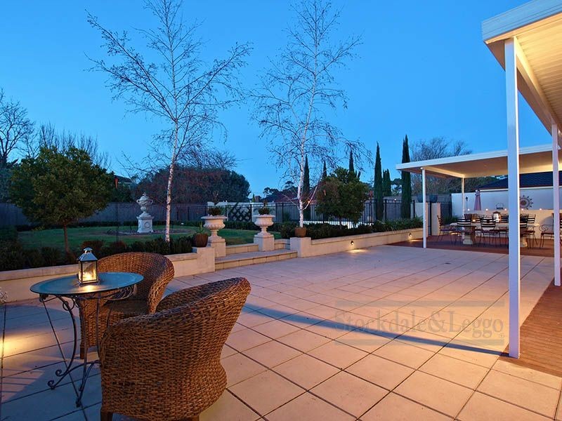 16 Westleigh Drive, Werribee VIC 3030