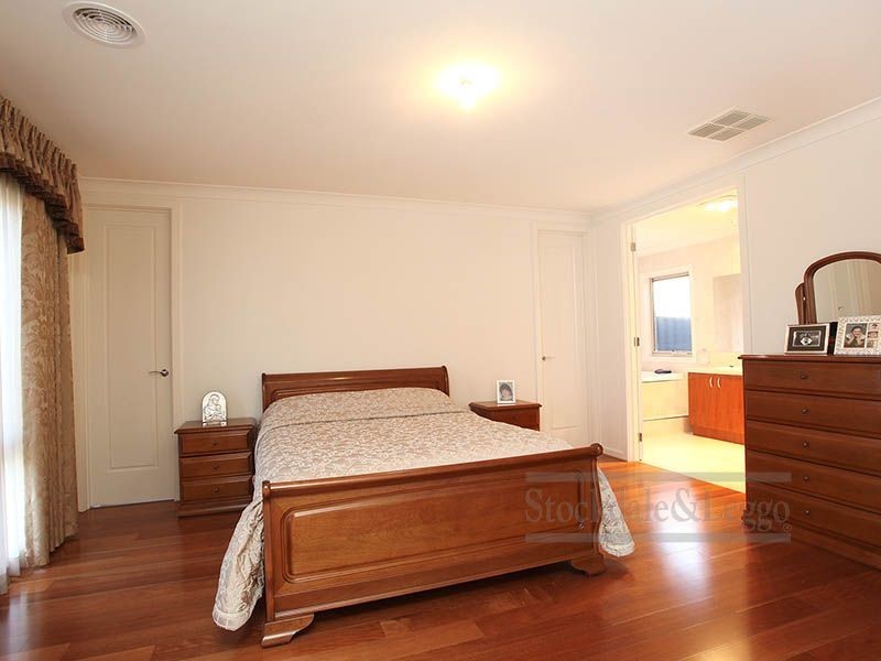 10 Yankos Drive, Werribee VIC 3030