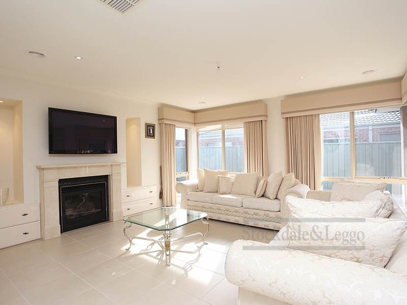 10 Yankos Drive, Werribee VIC 3030