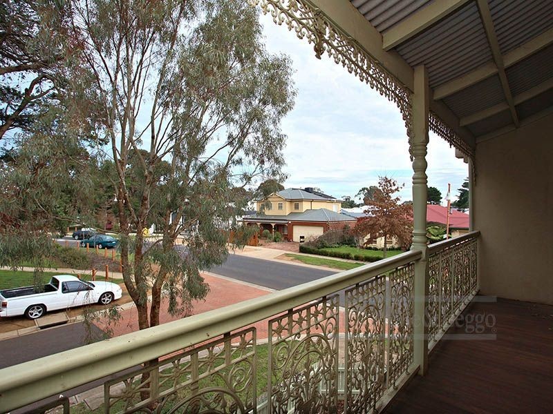 1 Carly Tce, Werribee VIC 3030