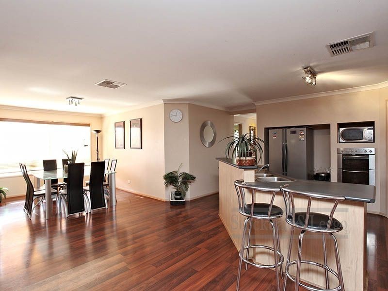 8 Ellesmere Court, Truganina VIC 3029
