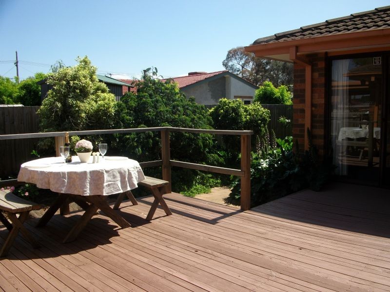 1 Manorvale Parade, Werribee VIC 3030