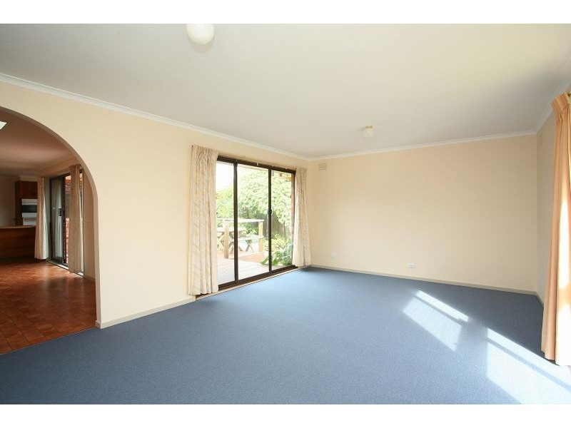 1 Manorvale Parade, Werribee VIC 3030