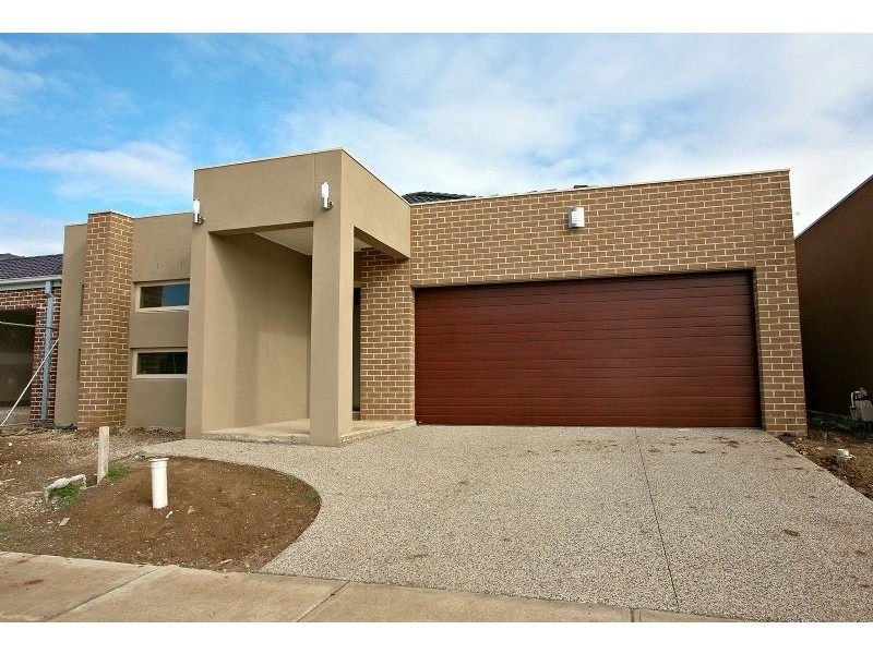 14 Hilderbrand Avenue, Williams Landing VIC 3027