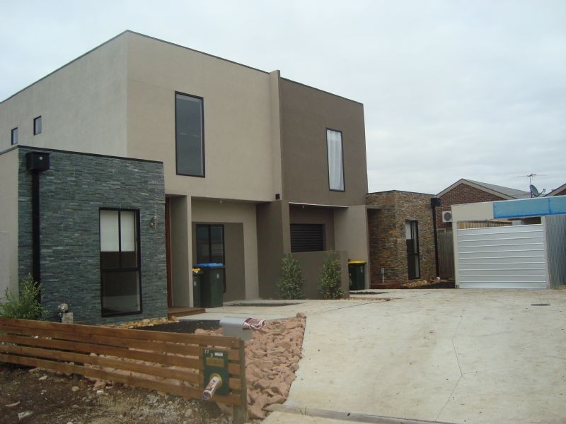 2 & 3/17 Odessa Court, Werribee VIC 3030