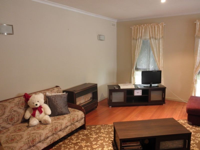 8 Whiton Grove, Wyndham Vale VIC 3024