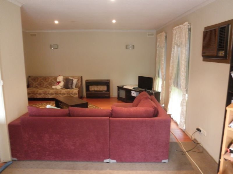 8 Whiton Grove, Wyndham Vale VIC 3024