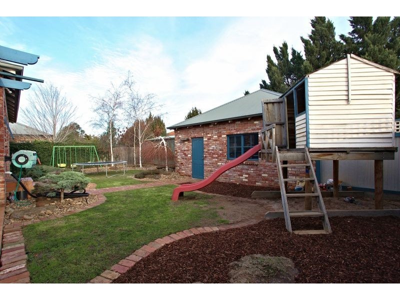 98 Wattle Ave, Werribee VIC 3030