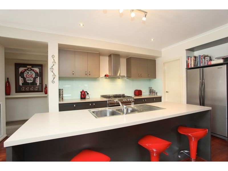 6 Stroud Glen, Tarneit VIC 3029