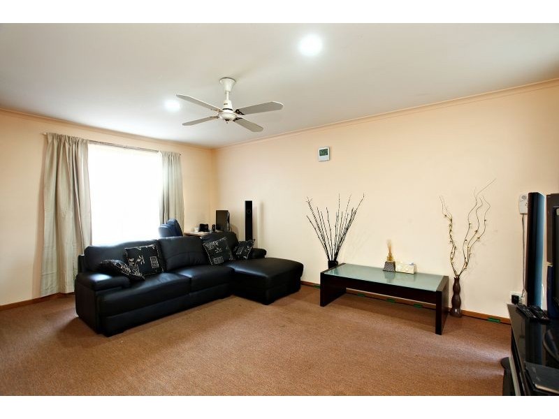 2/10 Croxley Close, Wyndham Vale VIC 3024