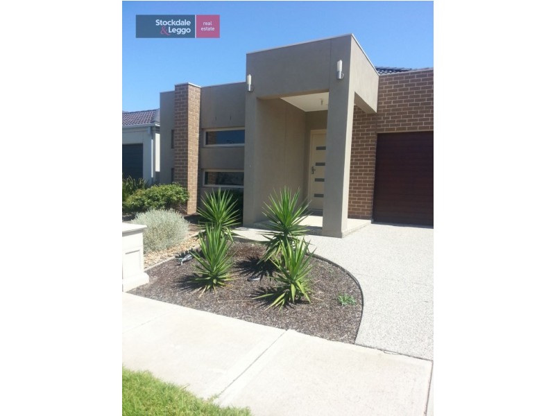 14 Hilderbrand Avenue, Williams Landing VIC 3027