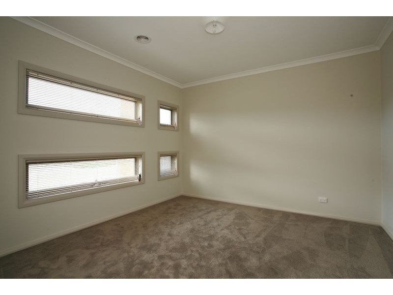 14 Hilderbrand Avenue, Williams Landing VIC 3027