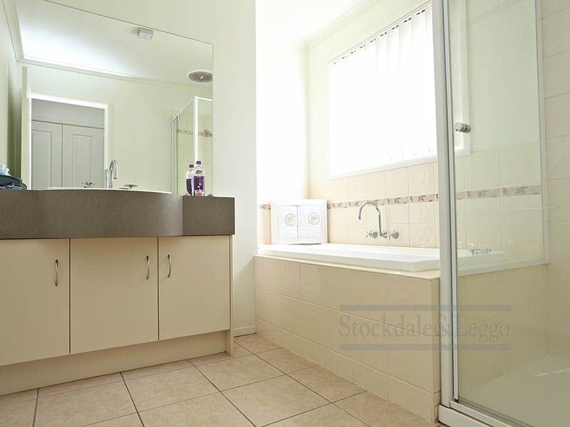 18 Stony Brook Way, Truganina VIC 3029