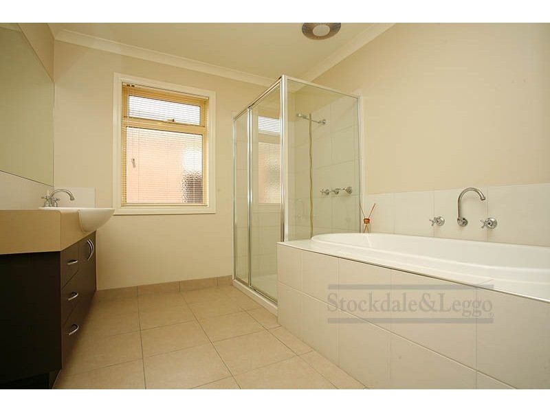 2 Satinwood Court, Werribee VIC 3030