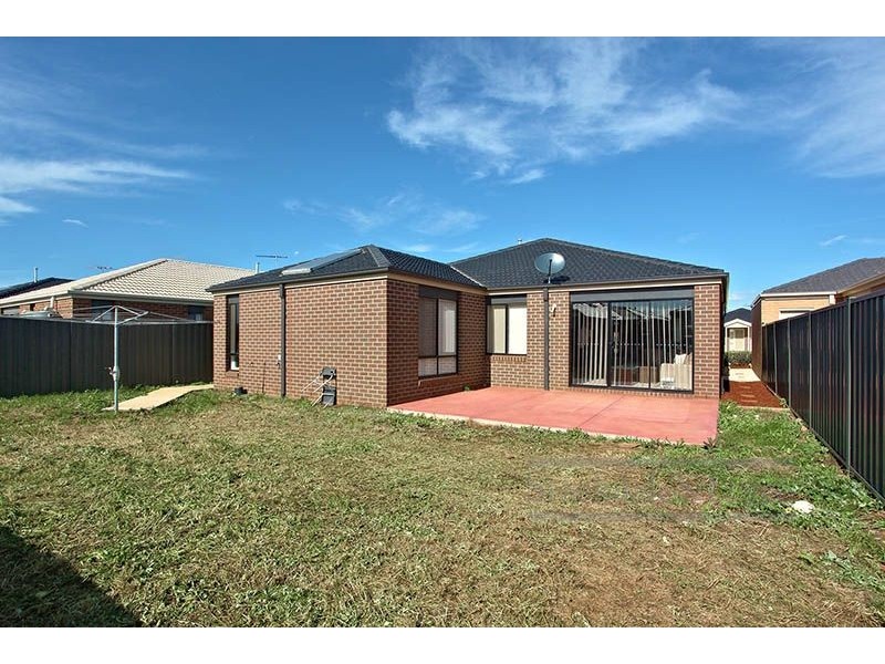 13 Gunyong Cres, Wyndham Vale VIC 3024