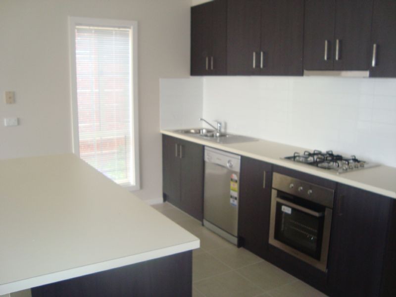 18 Tony Drive, Truganina VIC 3029