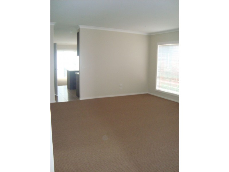 18 Tony Drive, Truganina VIC 3029