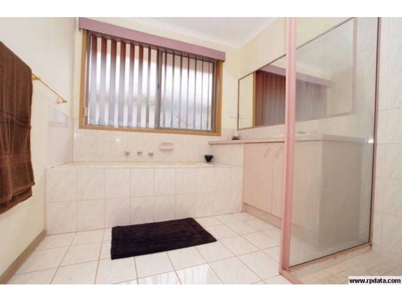 3 Barklya Court, Hoppers Crossing VIC 3029