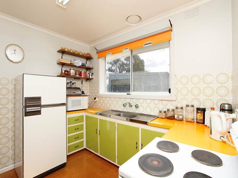 19 Ravenslea Crescent,, Deer Park VIC 3023