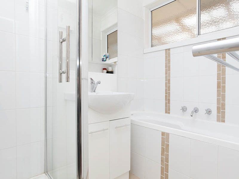 19 Ravenslea Crescent,, Deer Park VIC 3023