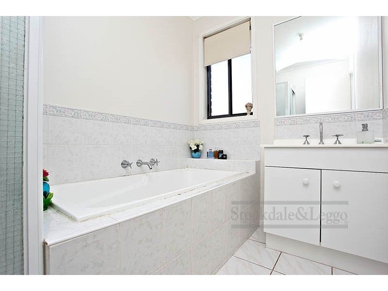 5 Guyenne Court, Hoppers Crossing VIC 3029