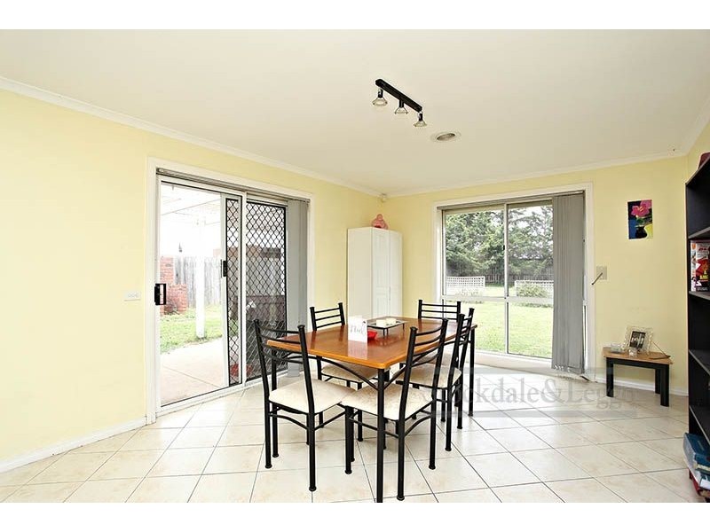 6 Dotterel Court, Werribee VIC 3030