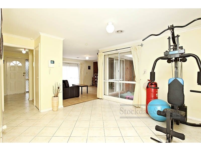 6 Dotterel Court, Werribee VIC 3030