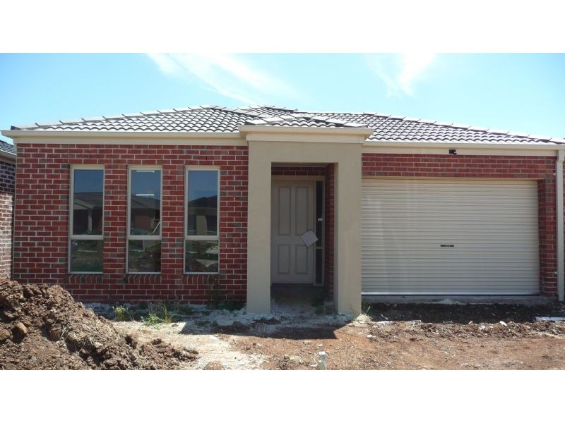 8 Tony Drive, Truganina VIC 3029