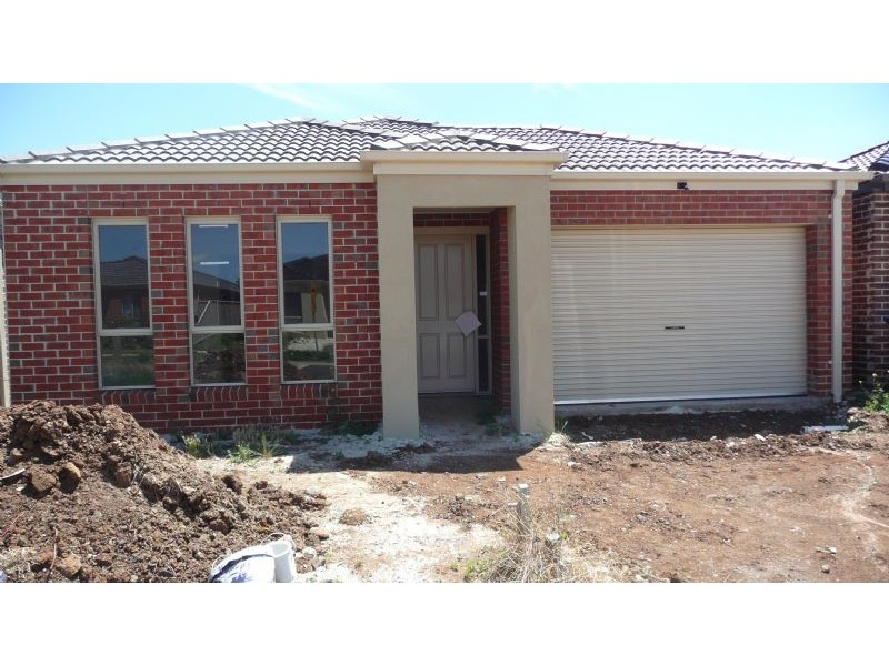 8 Tony Drive, Truganina VIC 3029