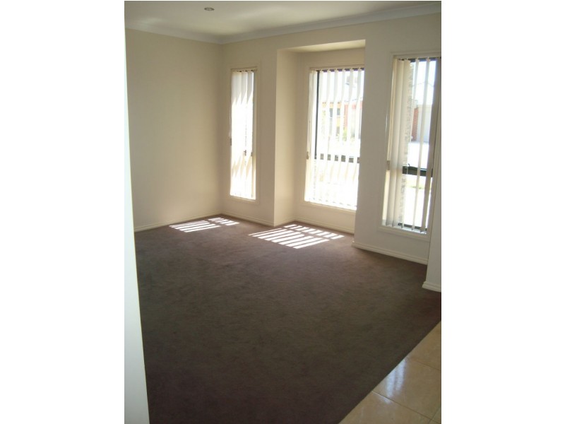 10 Corfu Avenue, Tarneit VIC 3029