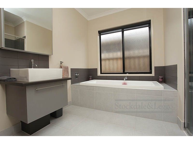 37 Memphis Drive, Truganina VIC 3029