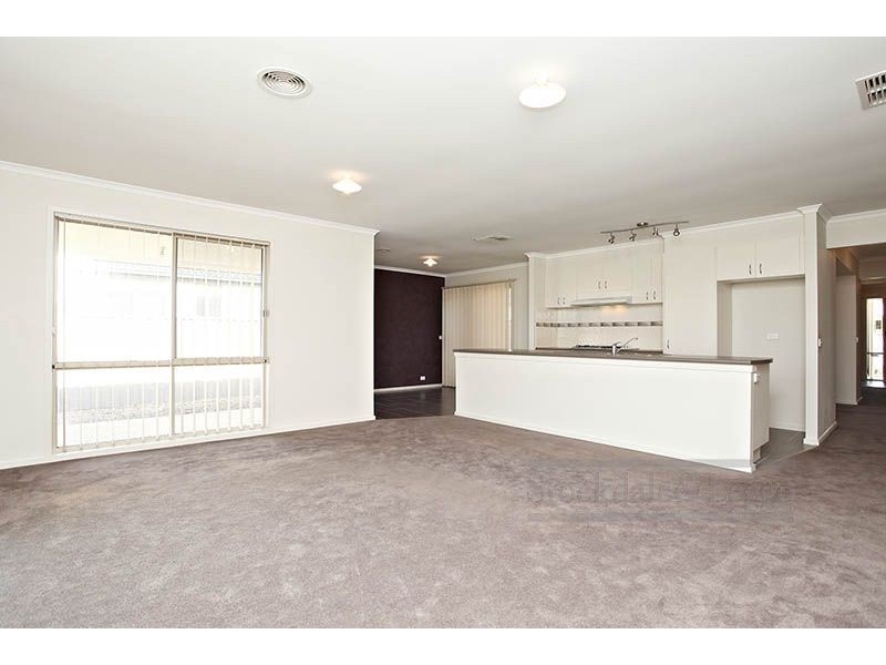 6 Harrow Place, Truganina VIC 3029