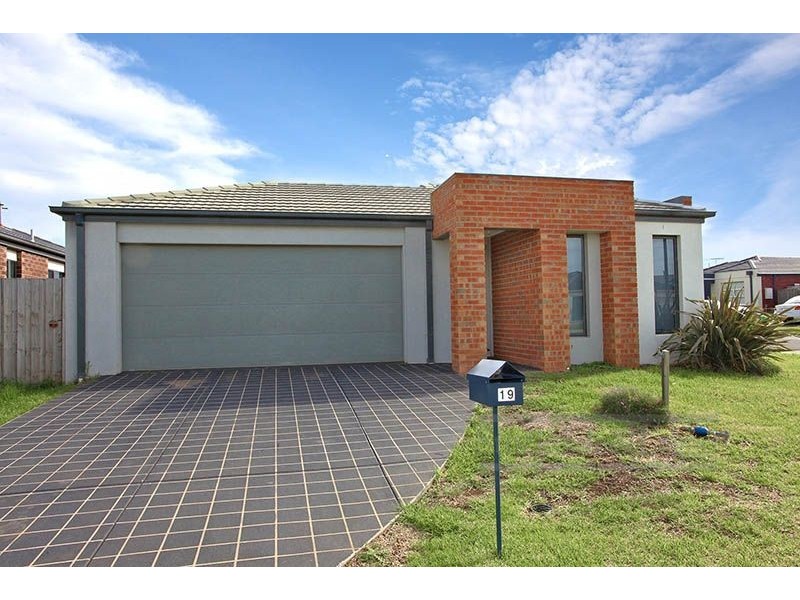 19 Hamish Drive, Tarneit VIC 3029