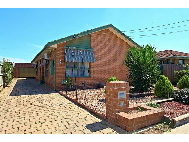 8 Charinga Drive, Werribee VIC 3030