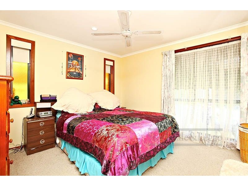 8 Charinga Drive, Werribee VIC 3030